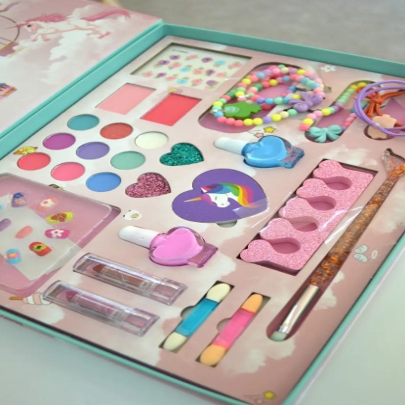 ست لوازم آرایشی کودک Fantasy Castle Makeup Kit